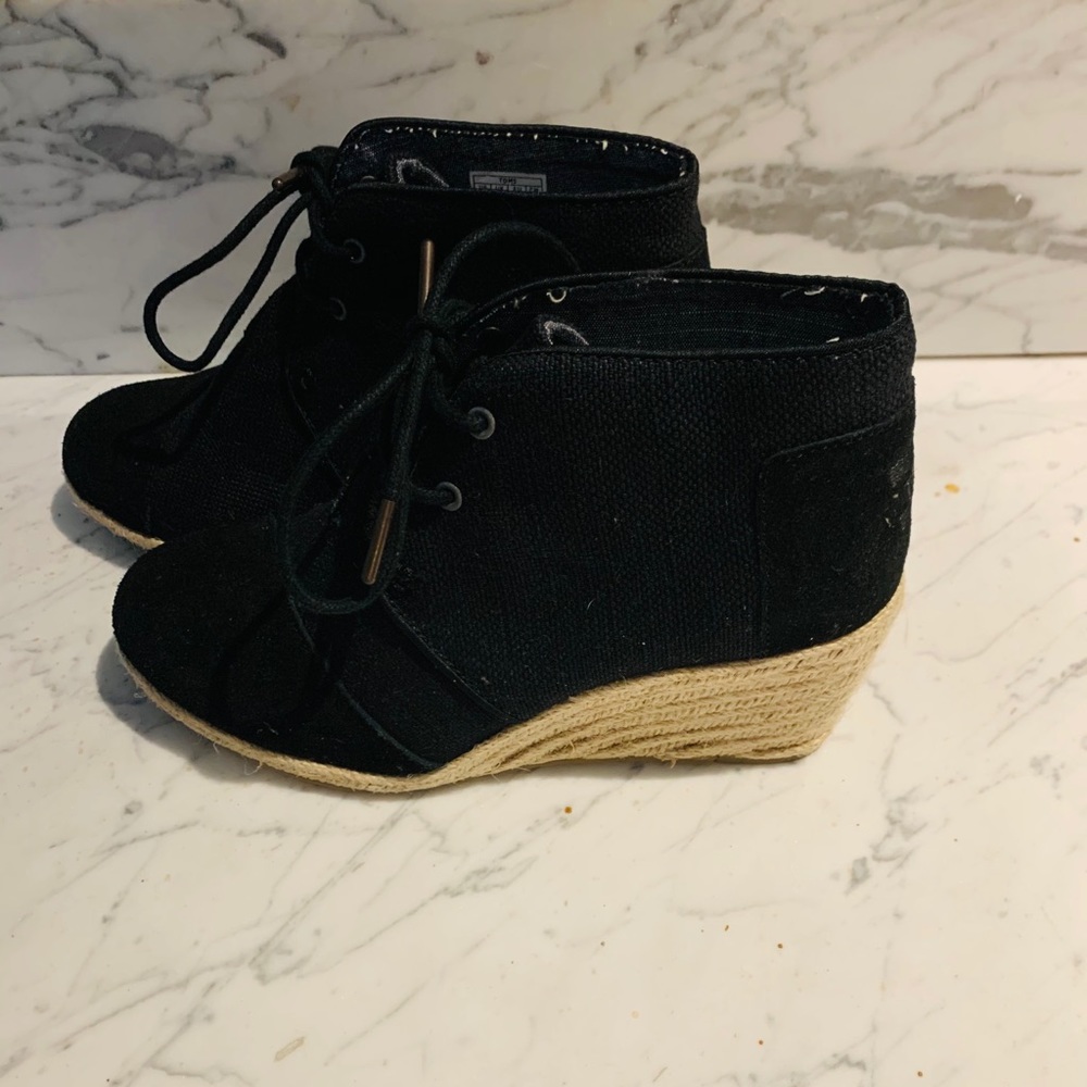 Toms wedges size 8